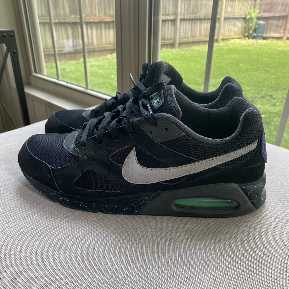 Nike Black and White Men's Shoes